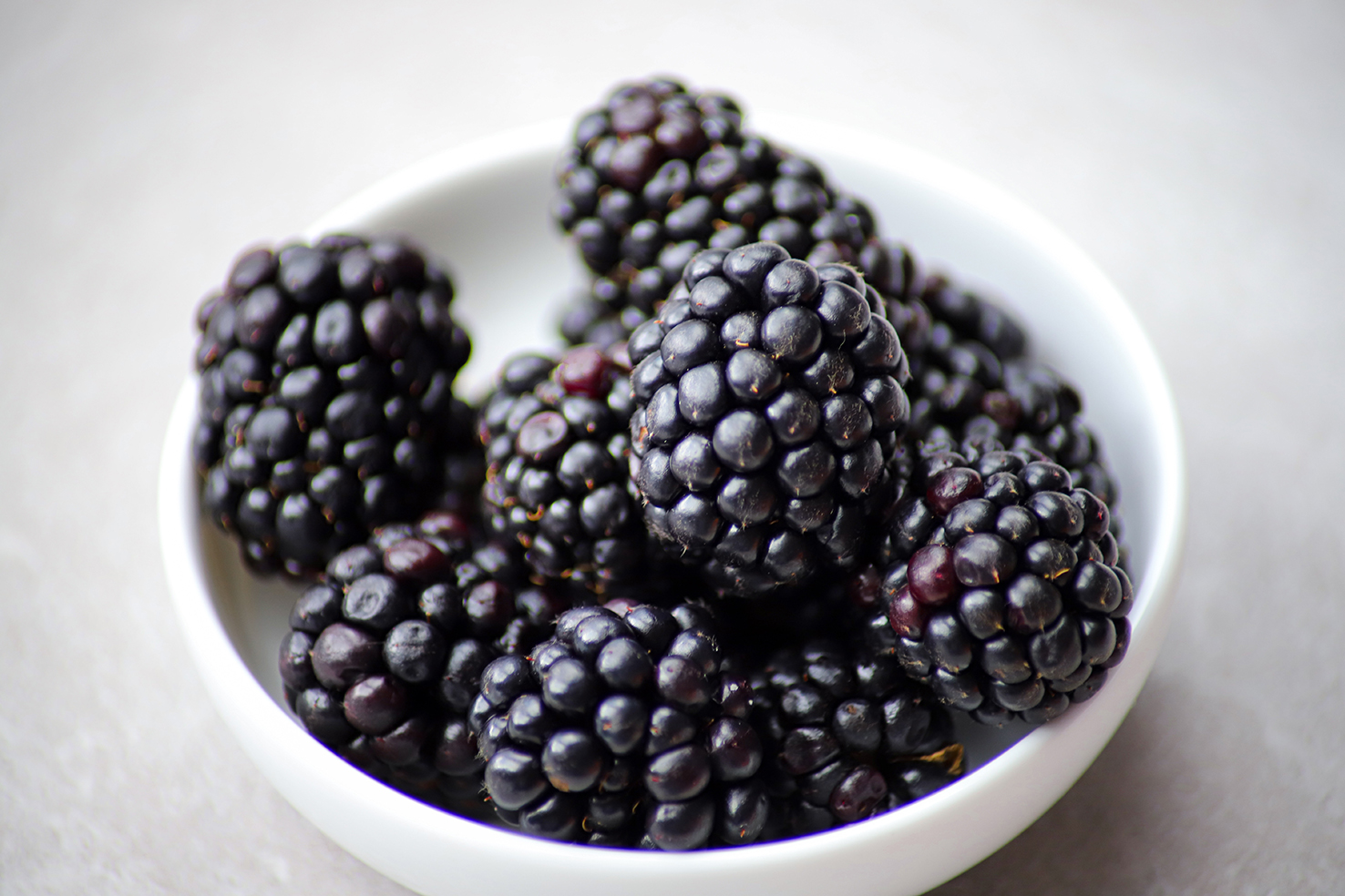 Dish of blackberries